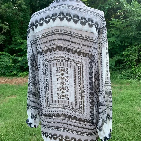 Aztec Geometric Sheer Blouse - Picture 9 of 16